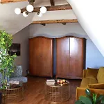 Júlia Apartamento *